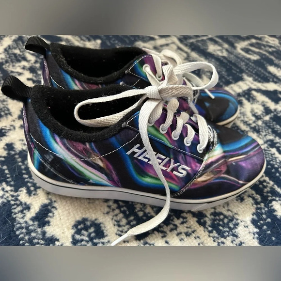 Heelys Sneakers - Picture 1 of 4